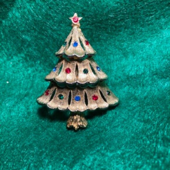 Vintage Christmas Scarf & Jonette Tree  Pin, Set of both - Picture 2 of 15